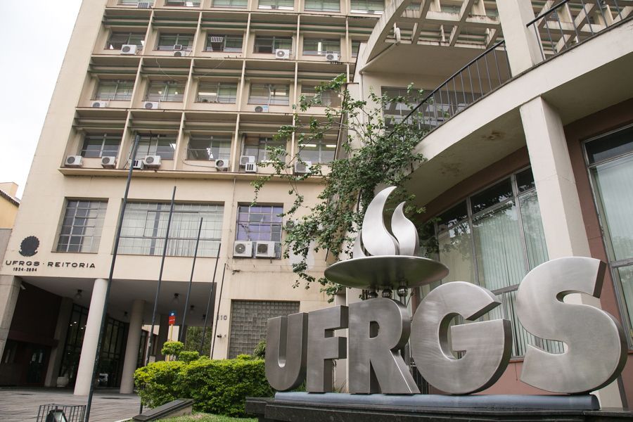 Cortes de orçamento já são sentidos em universidades federais