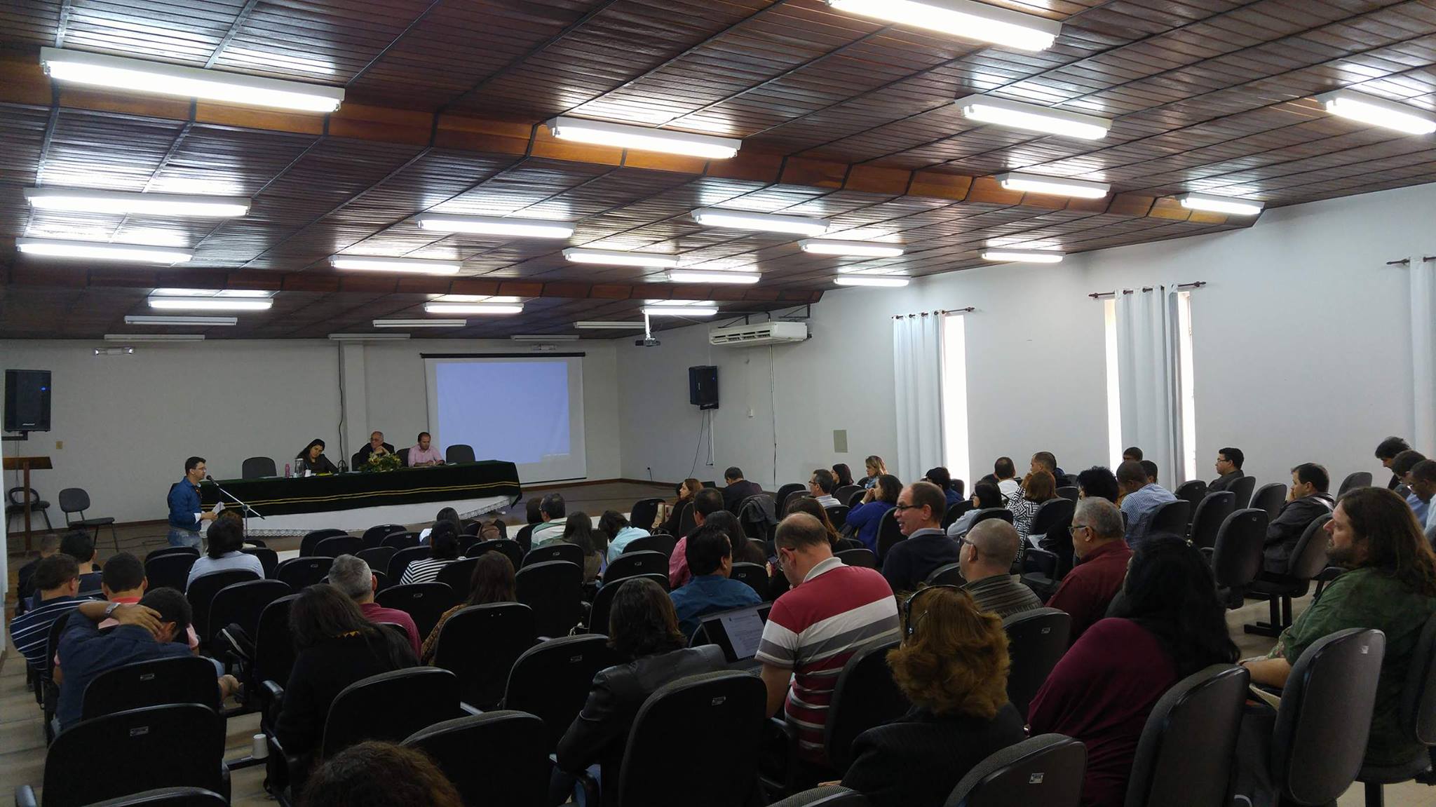 Consepe suspende discussão sobre novos cursos da EAD