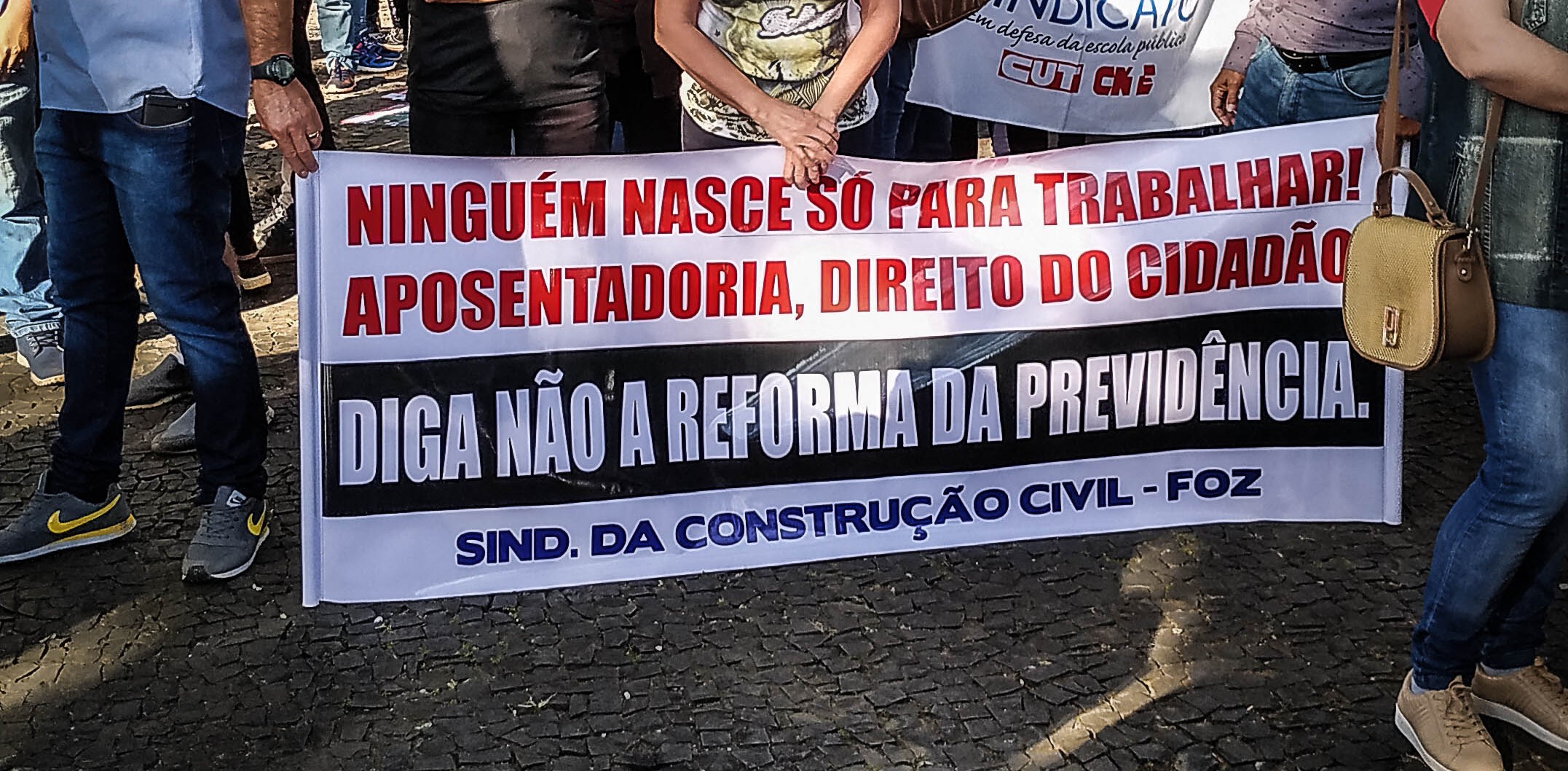 Câmara aprova texto-base da contrarreforma da Previdência em 2º turno