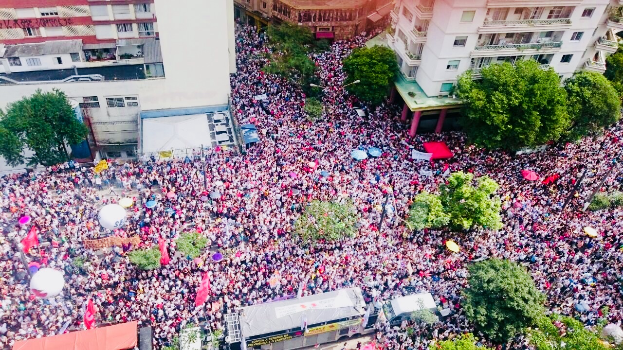 Professores municipais de SP fazem protesto histórico e reafirmam: “Doria, não tem arrego”
