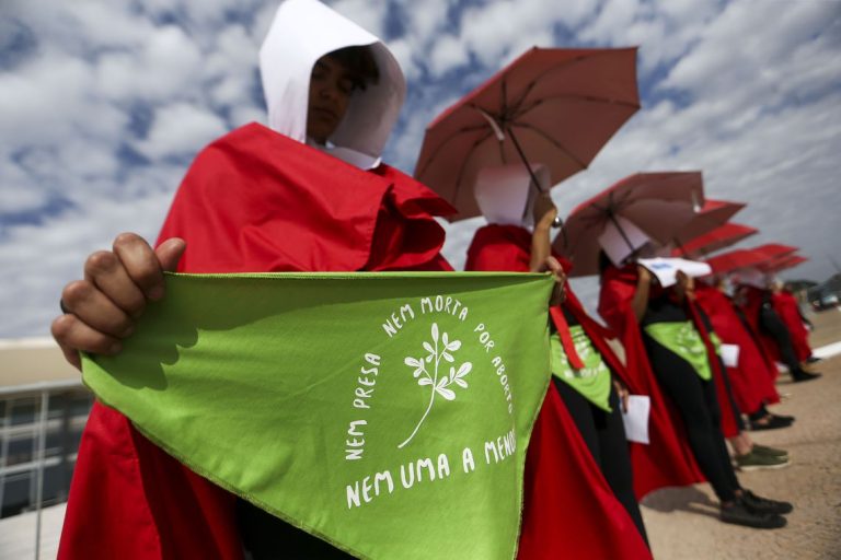 Tem início, em Brasília, audiência pública no STF sobre descriminalização do aborto. Legalização já!