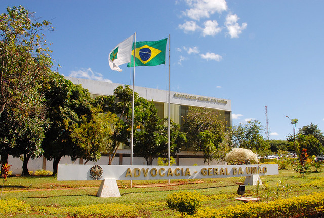 AGU pede que STF autorize ações policiais dentro de universidades