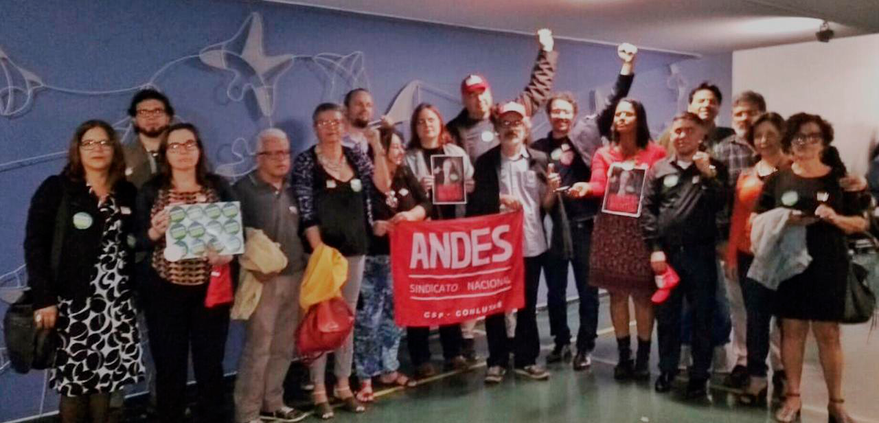 Na terça, 9, Diretoria do ANDES-SN ocupou corredores da Câmara contra a Reforma da Previdência