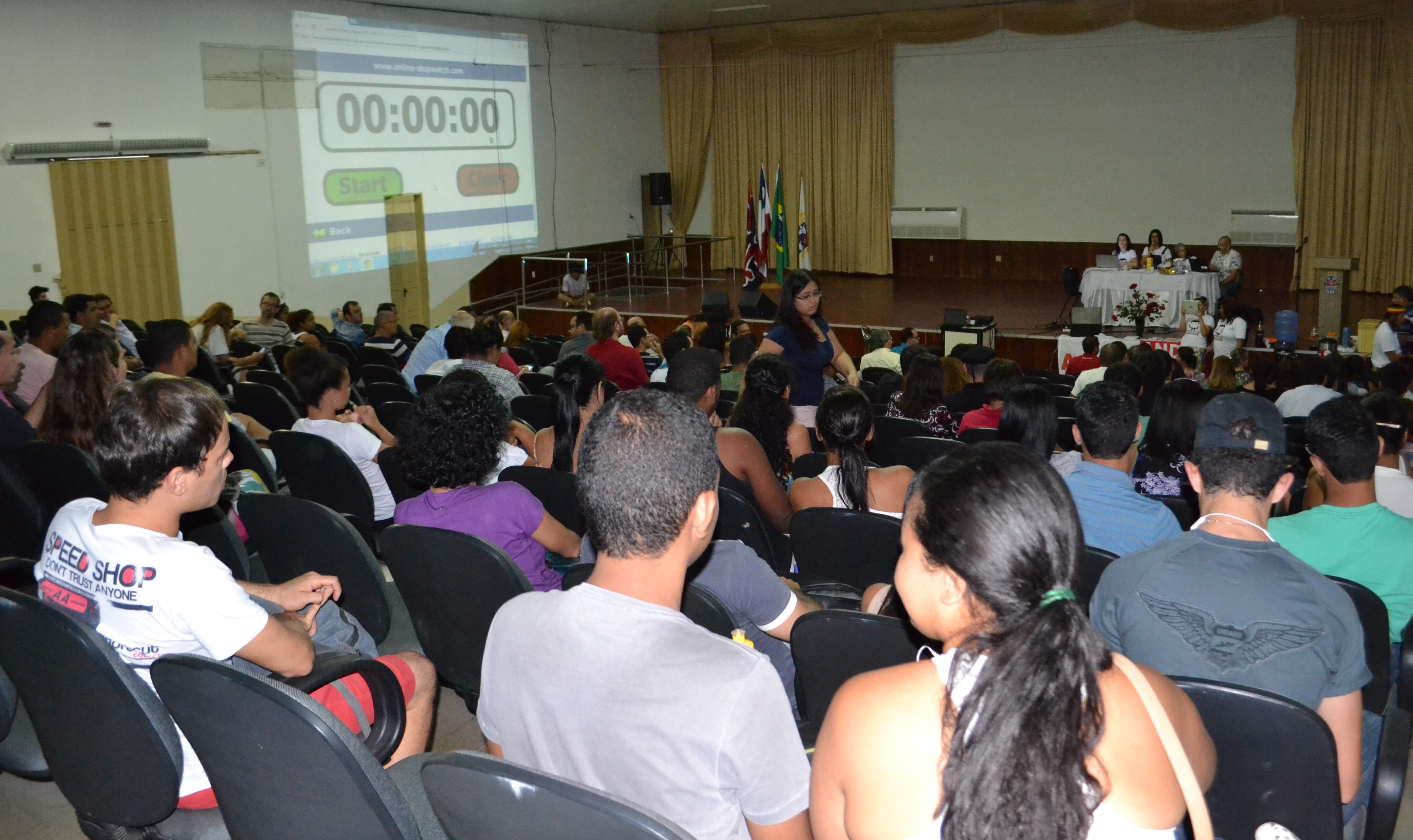 Movimento grevista pressiona e o governo antecipa reunião