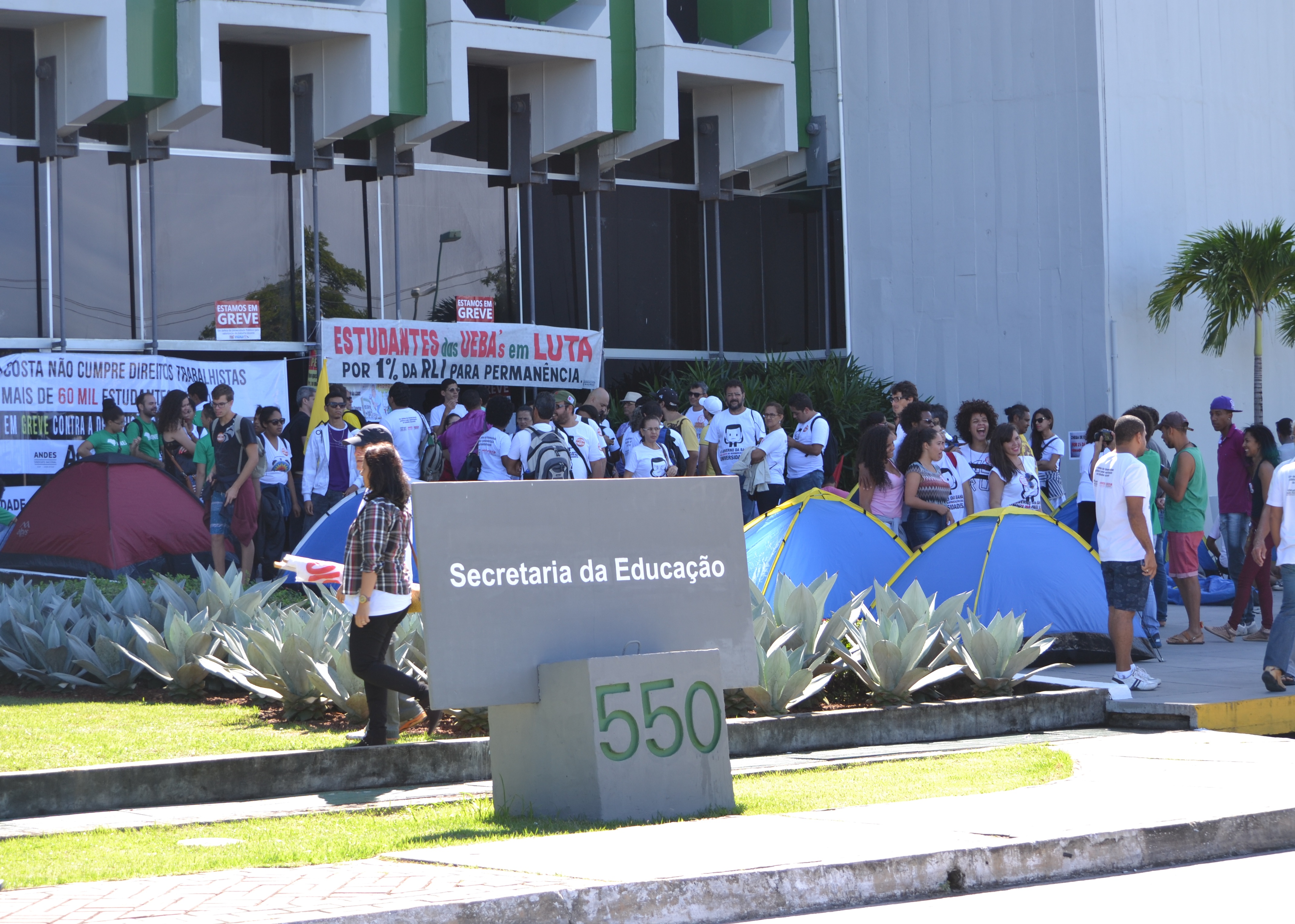 DESCASO: Secretário da Educação desmarca reunião agendada para esta segunda (19)