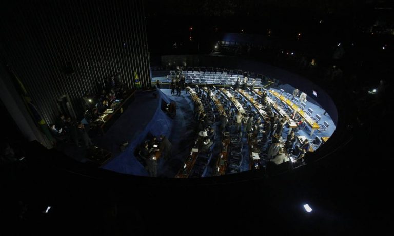 A serviço do empresariado, Senado aprova Reforma Trabalhista que acaba com direitos dos trabalhadores