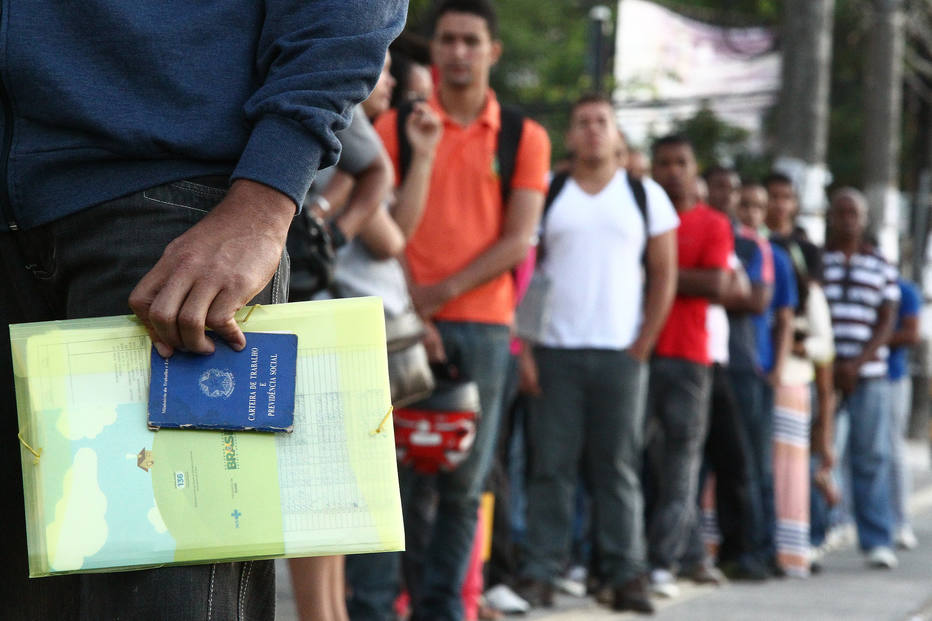 Pesquisa do IBGE revela mais de 13 milhões de desempregados e um mercado de trabalho em crise