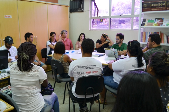 Adusb e Movimento Estudantil avaliam o ato do dia 8 de abril e preparam Semana de Mobilização