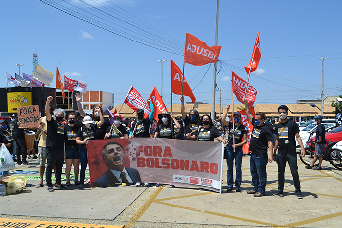 A Adusb denuncia a crise nas UEBA durante a primeira semana de aula