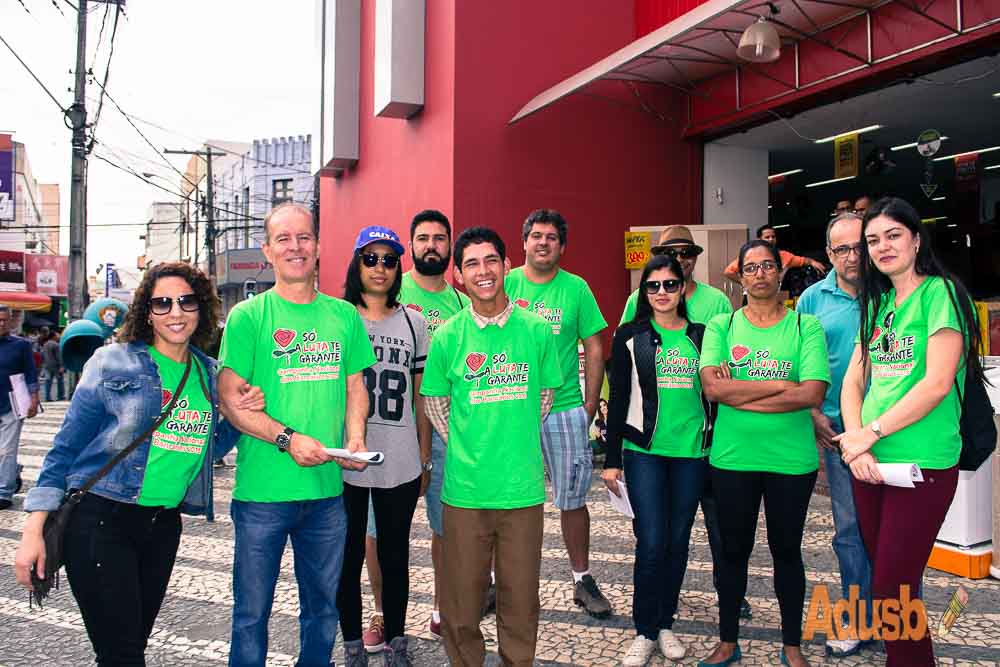 Bancários realizam maior greve da história do setor