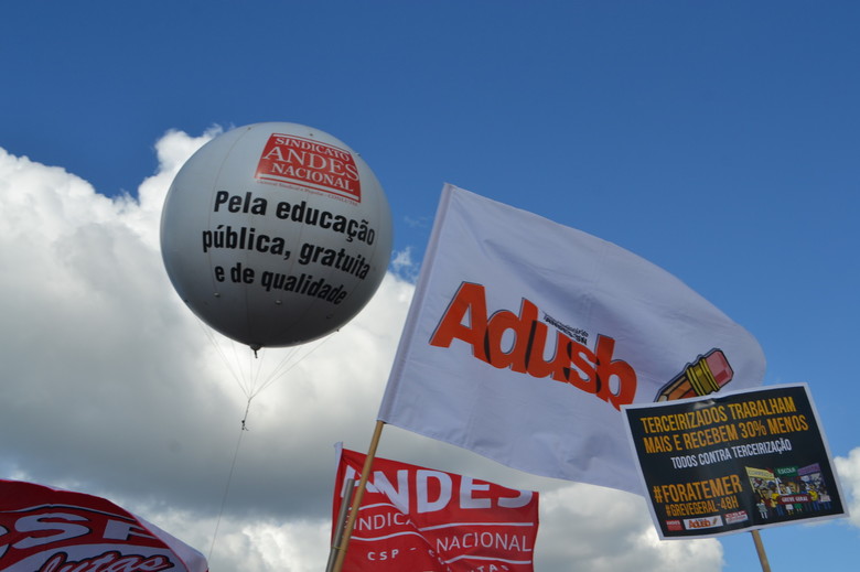Lista parcial de direitos trabalhistas é publicada e Adusb indica fortalecimento da mobilização