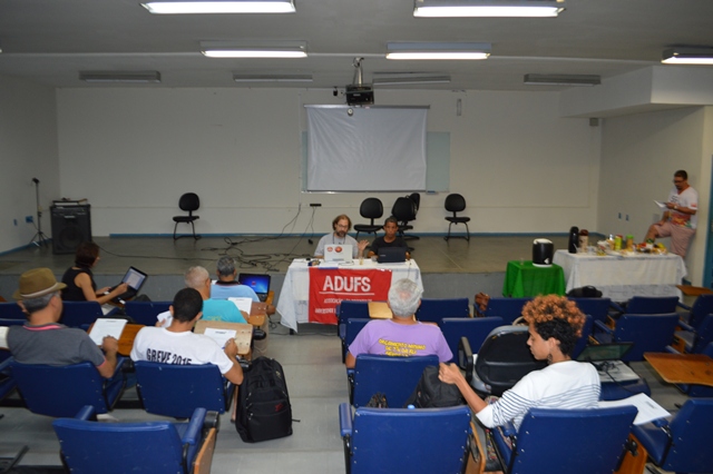 Fórum das ADs propõe assembleias para avaliar o indicativo de greve geral dos servidores