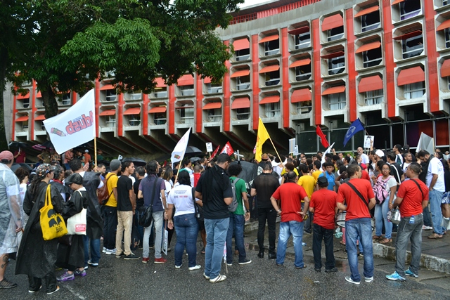 Discussão política do orçamento da UESB é adiada para o dia 1 de abril