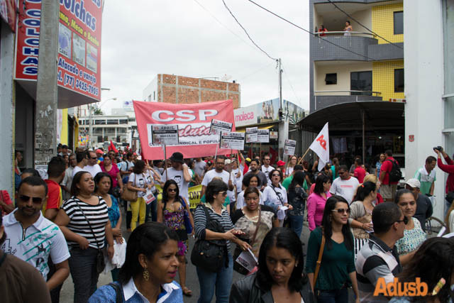 "Trabalhadores do mundo, uni-vos!”