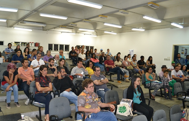 Reforma agrária é debatida pela comunidade acadêmica em curso da Adusb