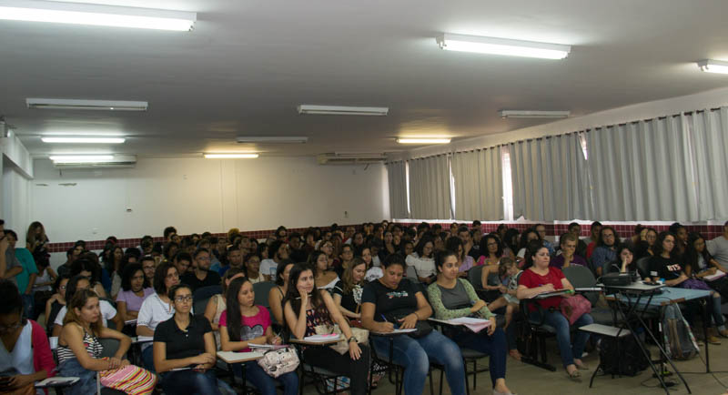 Minicurso aponta relações entre mídia e reprodução das opressões