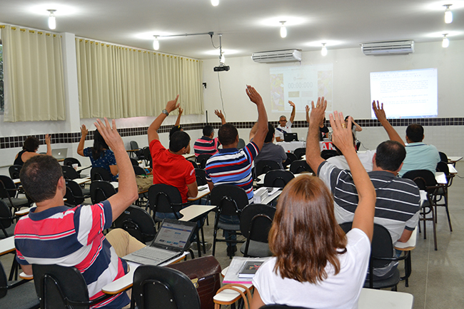 Professores da UESB aprovam paralisação e ato público no dia 7 de abril