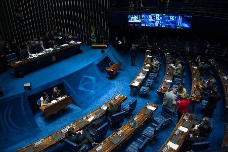 Projeto que privatiza produção científica e tecnológica é aprovado no Senado