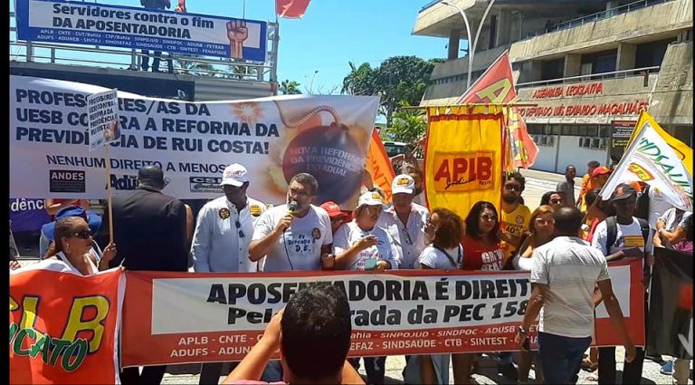 Funcionalismo público na BA realiza mais um ato em defesa da previdência no estado