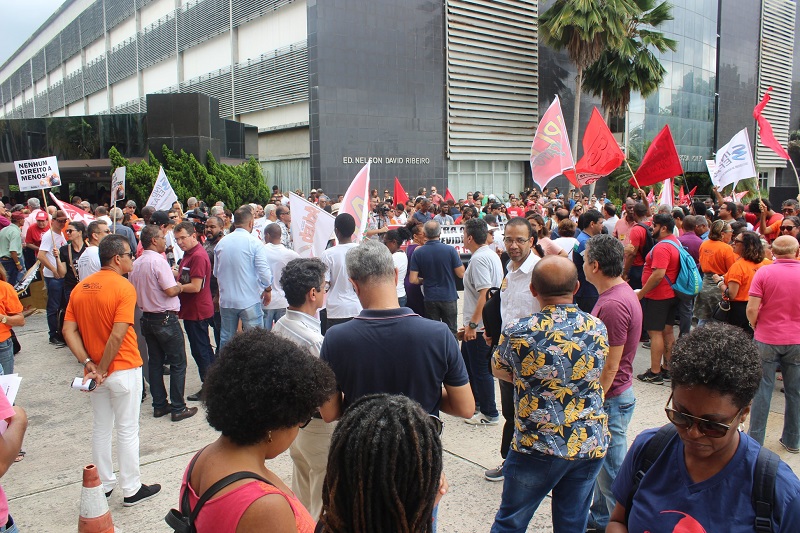 Funcionalismo público baiano realiza ato unificado contra a PEC da Previdência Estadual