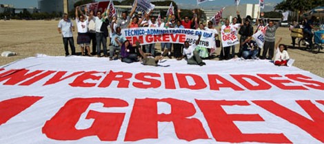 Greve nas Universidades Federais começa com adesão 100% das instituições