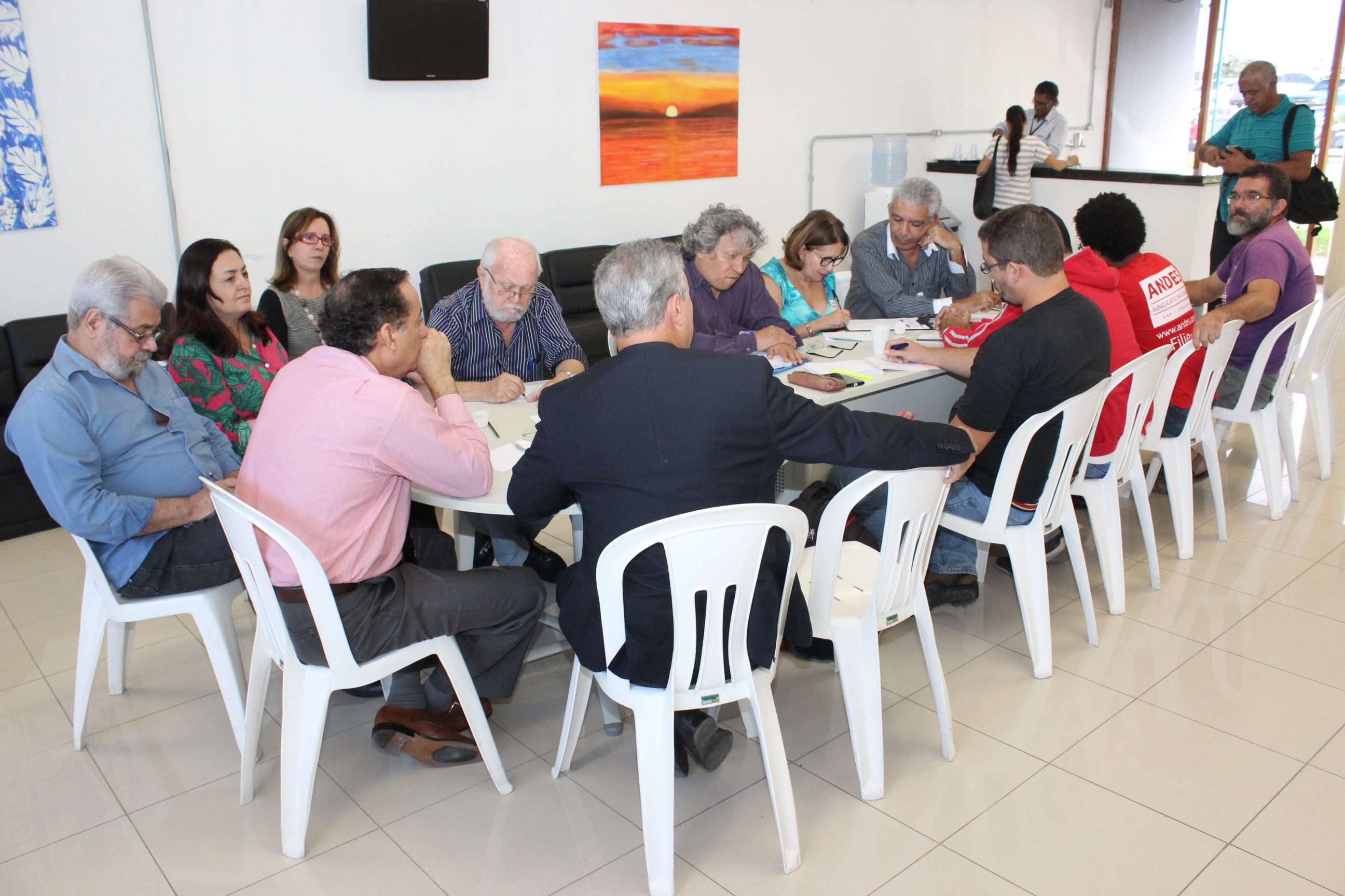 Governo reafirma a proposta de remanejamento de vagas e não discute 7% da RLI