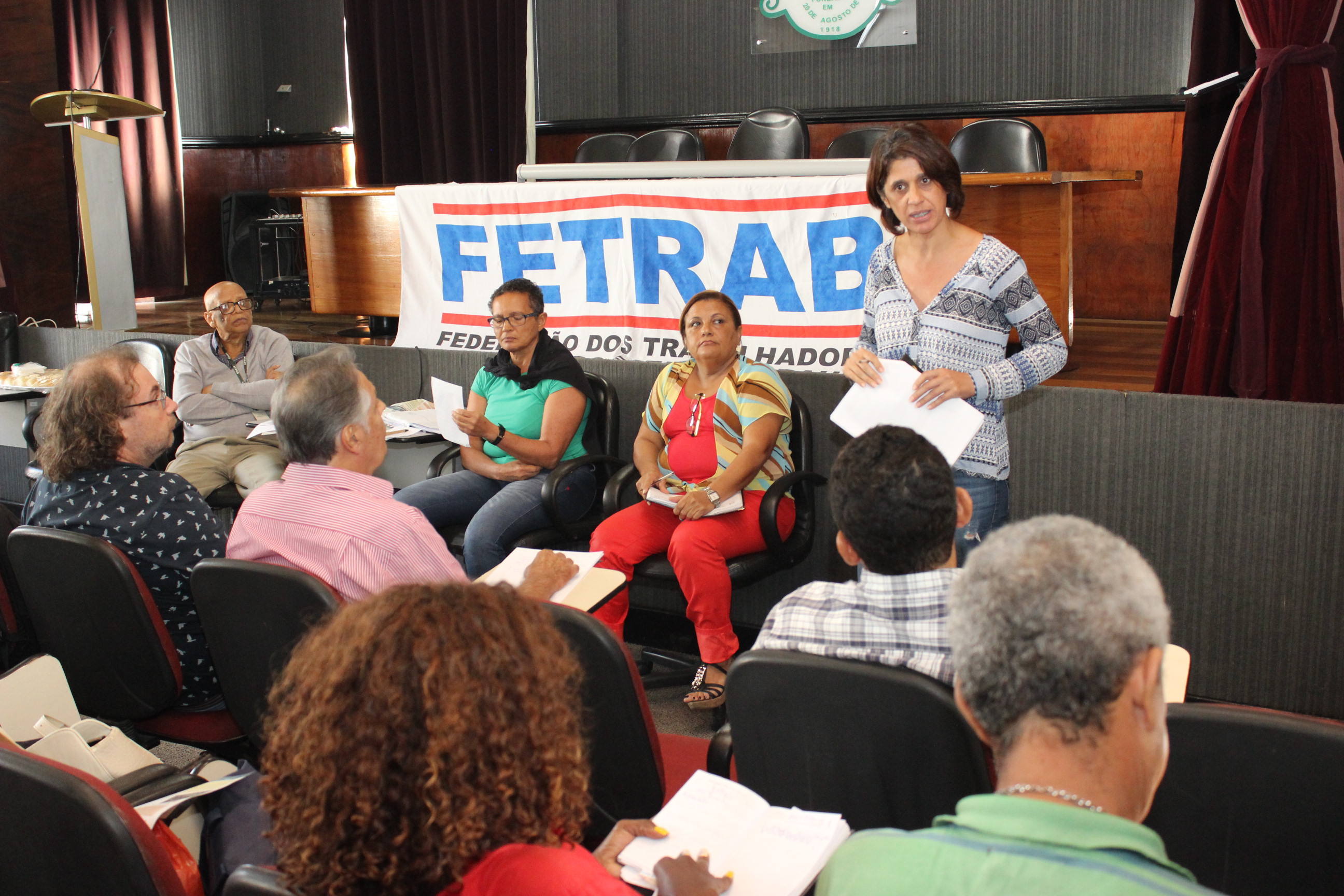Fórum das ADs participa de plenária dos servidores que aprova indicativo de greve geral