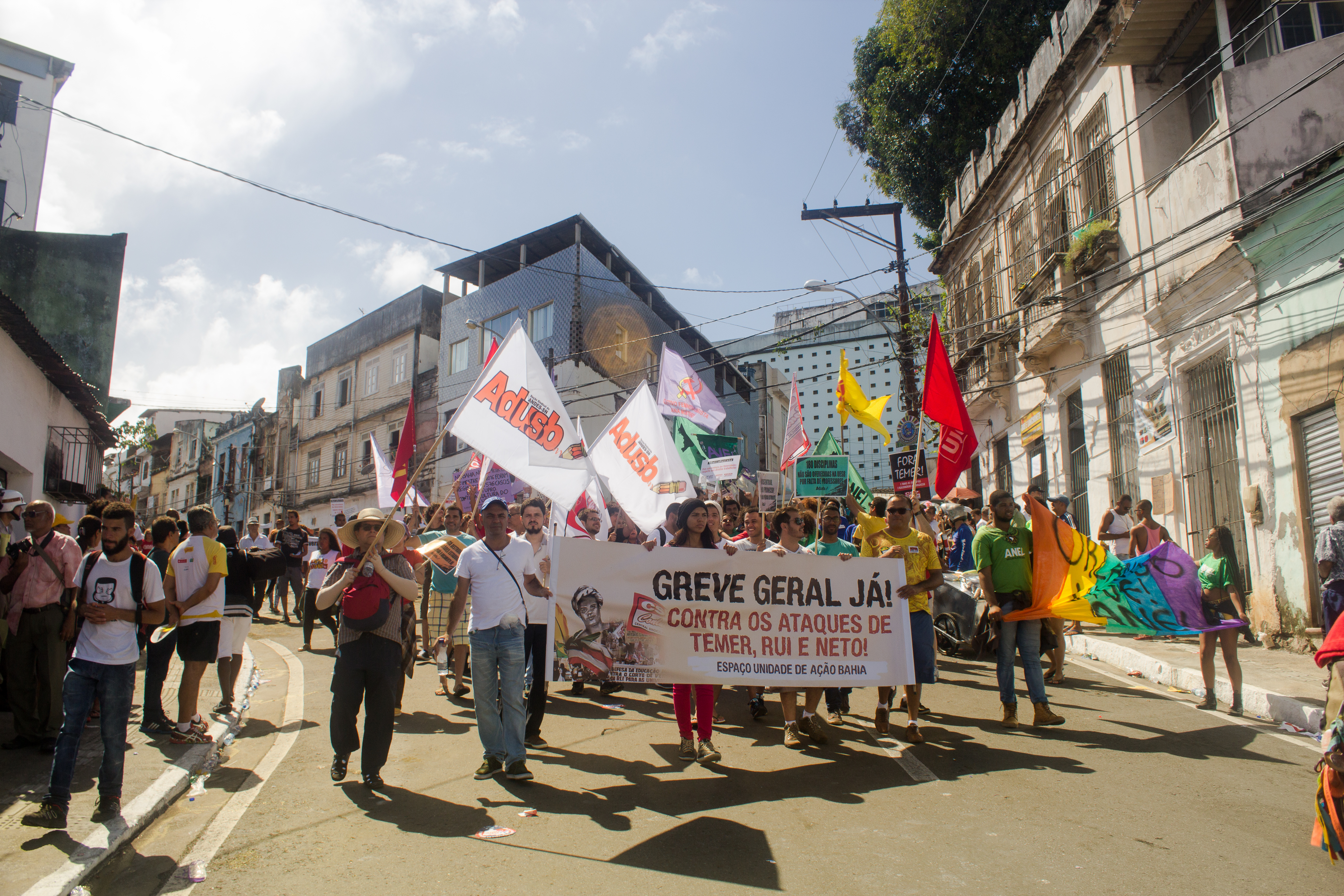 Cortejo 2 de julho: Professores(as) interessados(as) devem entrar em contato até a quinta (29)