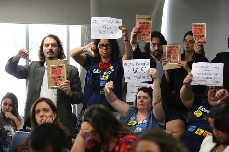 CNG do ANDES-SN pressiona senadores a votar contra PEC 55
