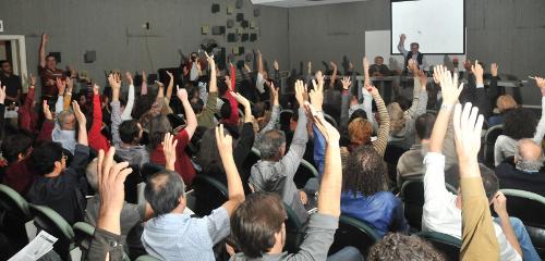 Estaduais paulistas reafirmam greve e intensificação do movimento em agosto