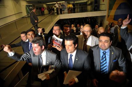PEC da redução da maioridade penal é aprovada as pressas em comissão da Câmara