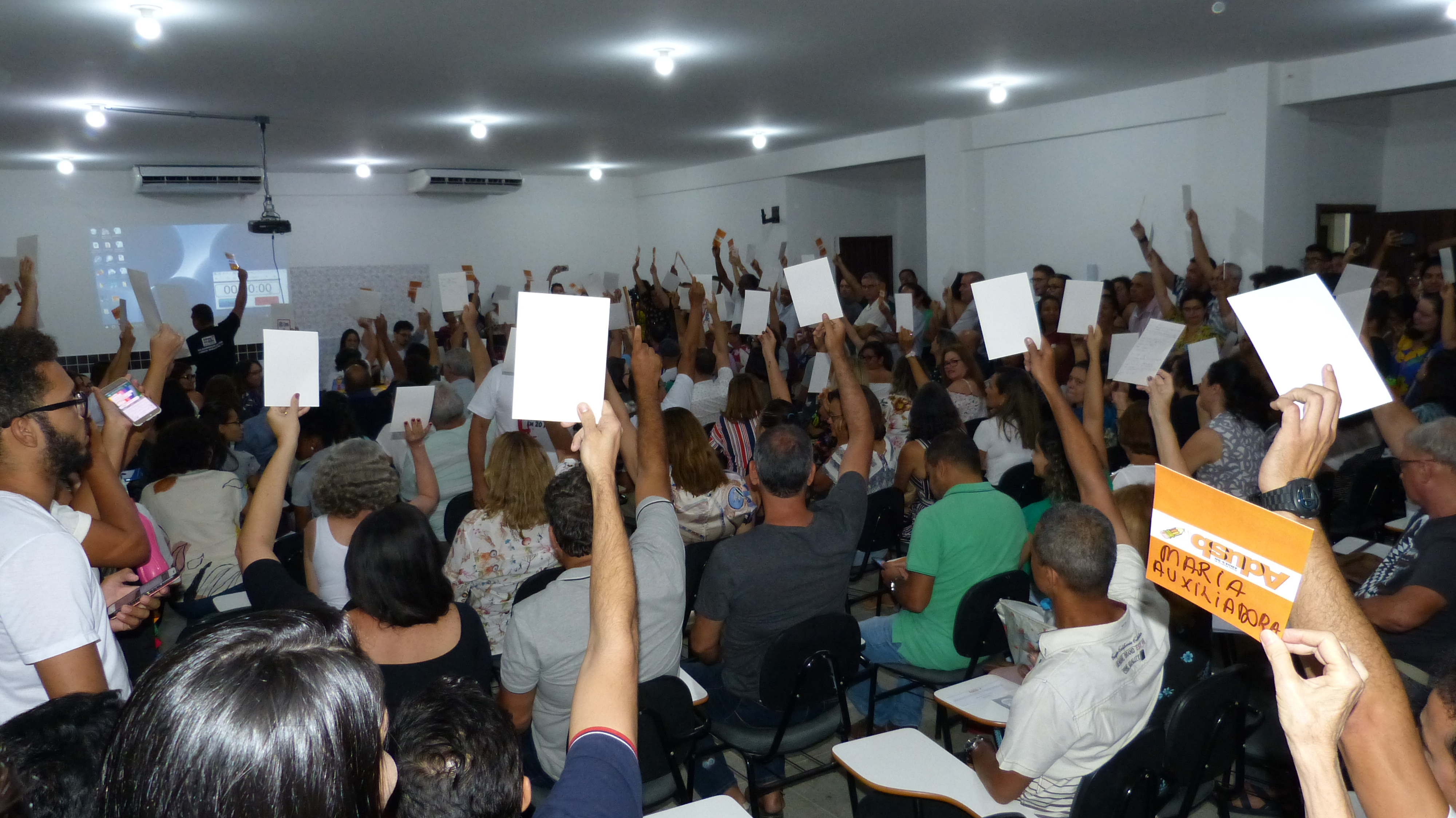 Greve é aprovada por professores da Uesb