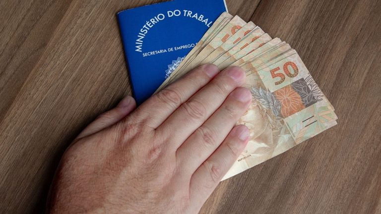 MP 905: parcelamento do FGTS e do 13° salário vai resultar no fim desses benefícios. Saiba por quê