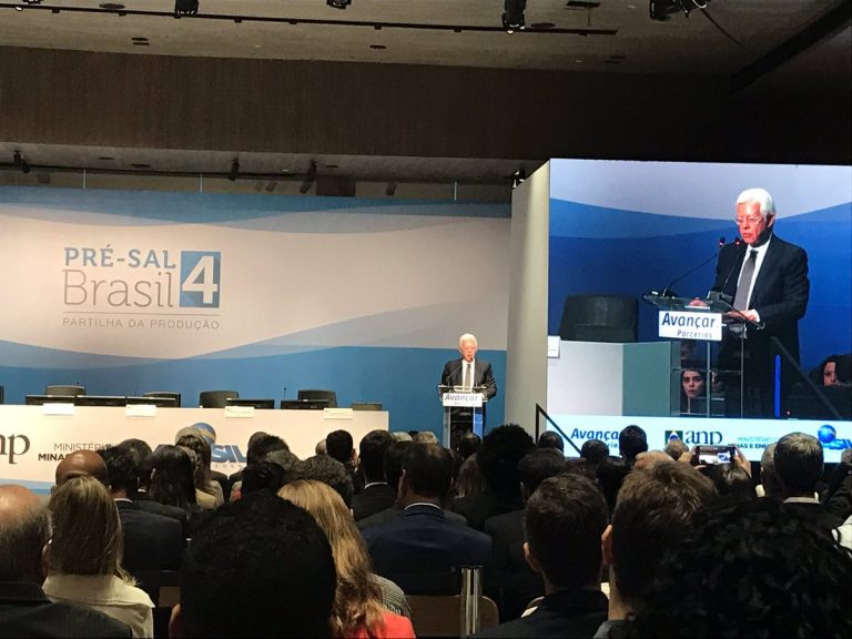 Petroleiras estrangeiras fazem a festa com o petróleo do Pré-Sal em leilão feito por Temer