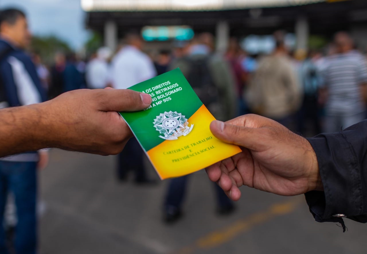 Estudos do próprio governo alertam que Carteira Verde e Amarela é um desastre para os trabalhadores