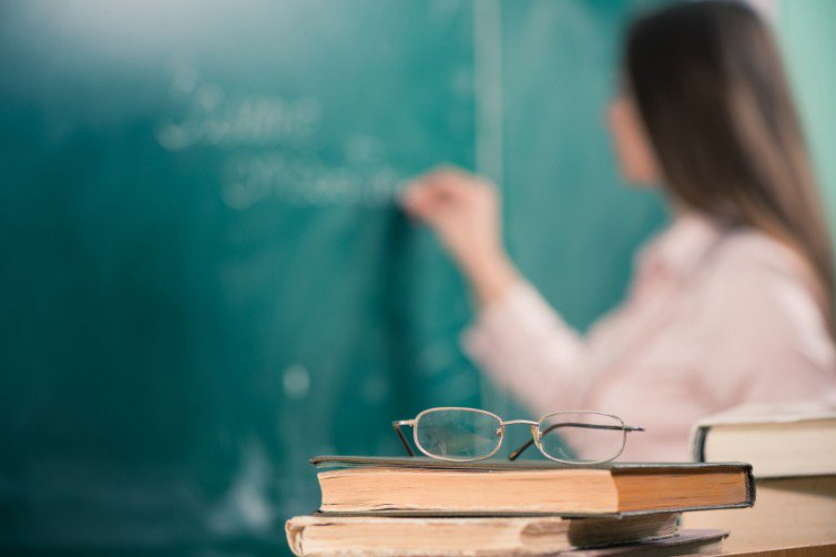 Produtivismo docente pode adoecer, matar e até levar ao suicídio