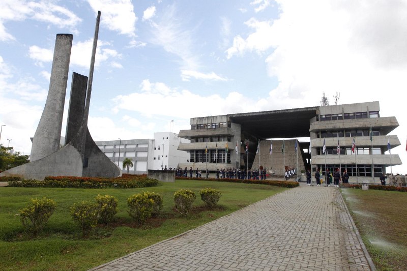 Orçamento 2017 da Bahia é aprovado: educação e direitos trabalhistas não são prioridade no Governo Rui Costa
