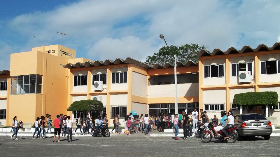 Reitoria da UESB nega direito à licença sabática: quem precisa de Rui Costa como algoz?