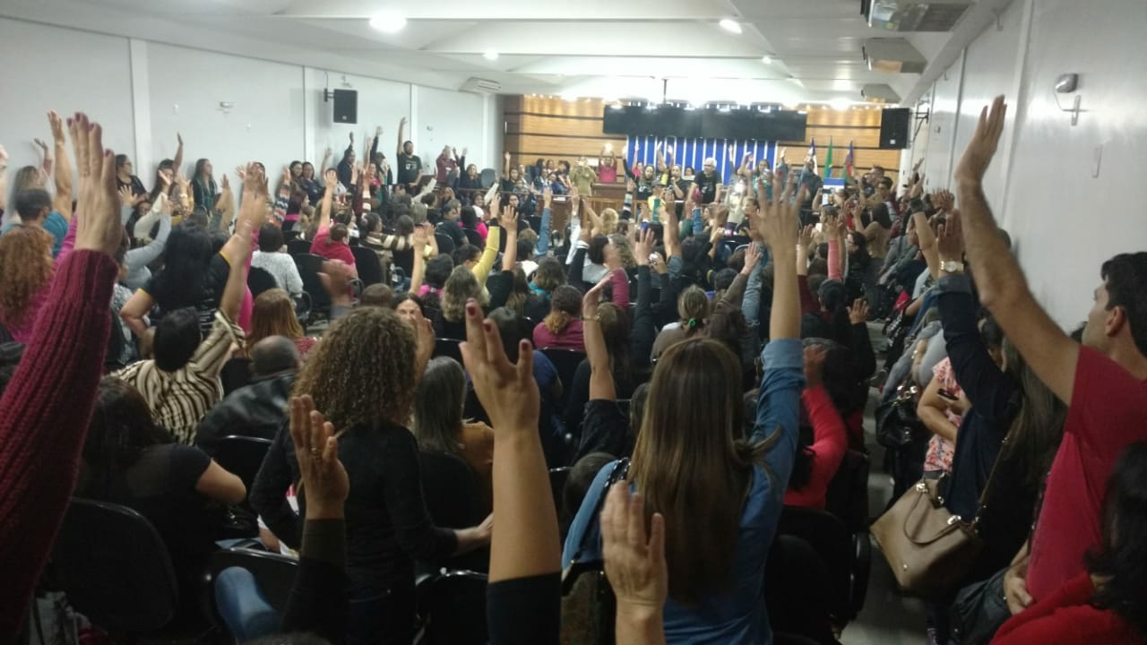 Professores da rede municipal de Vitória da Conquista entram em greve